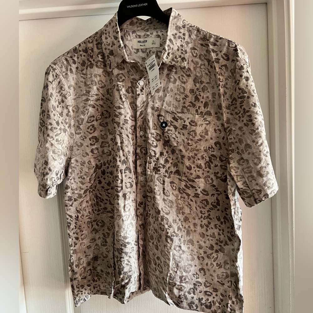 Hollister Men's Leopard Print Shirt - Tan/Brown size XL